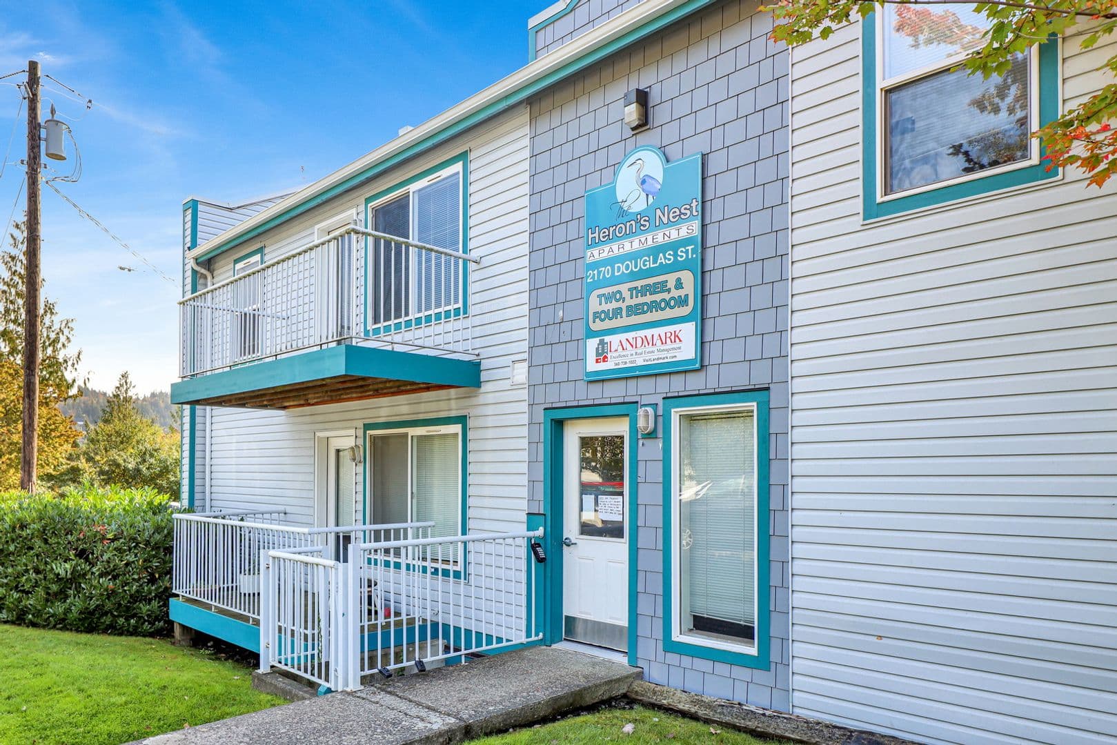 Bellingham Apartment: 2170 Douglas Avenue