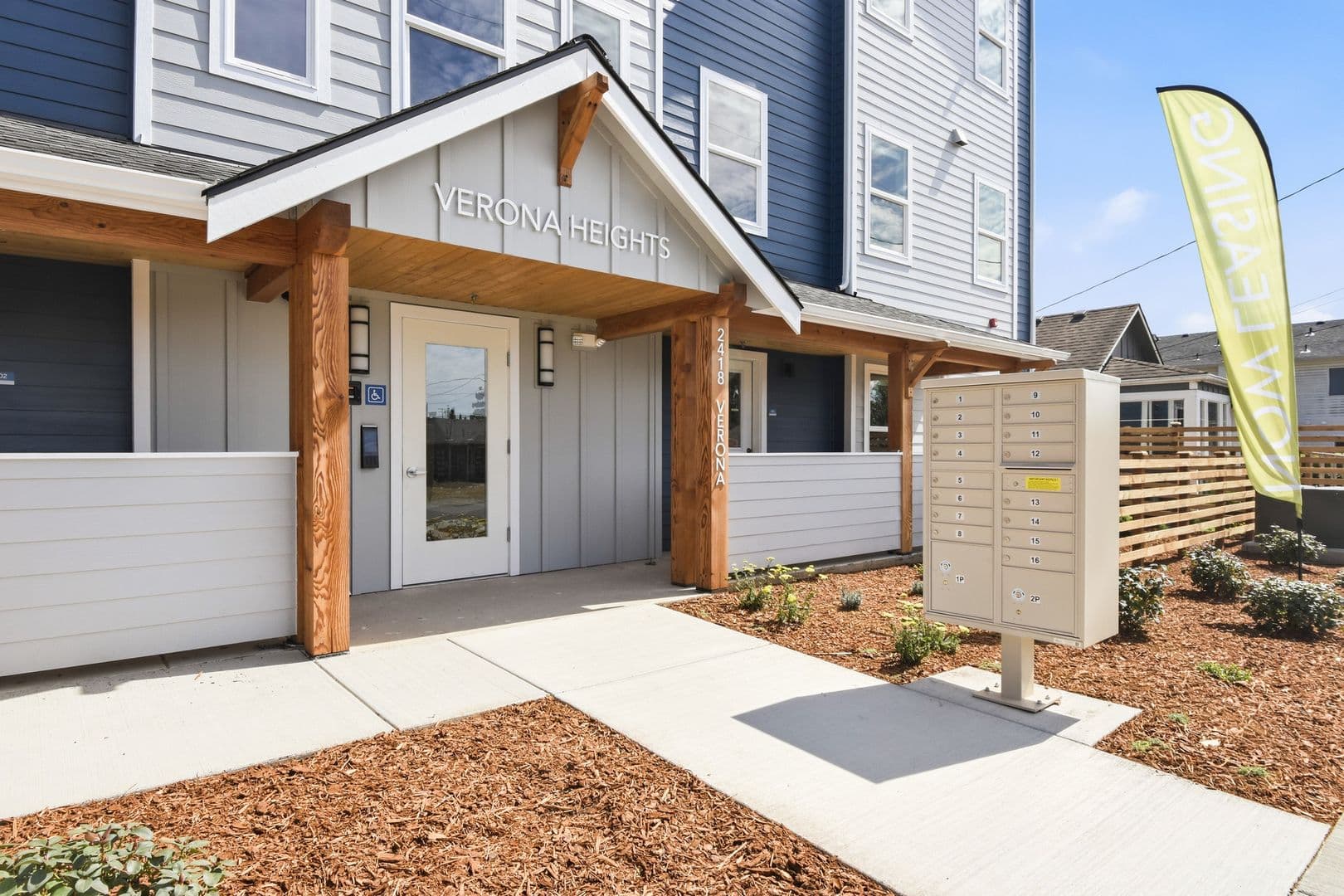 Bellingham Apartment: 2418 Verona Street