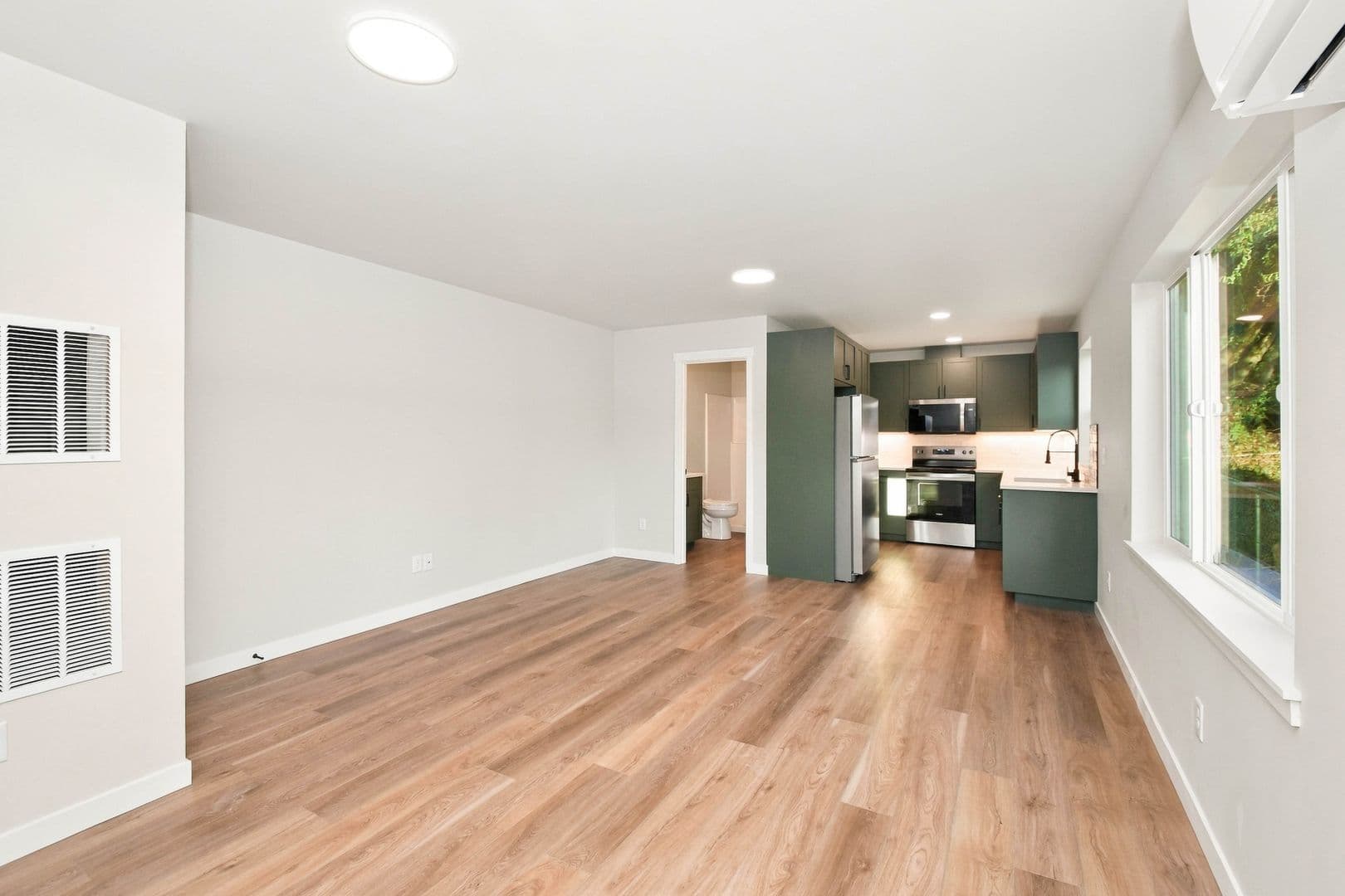 Bellingham Apartment: 1247 Franklin Street
