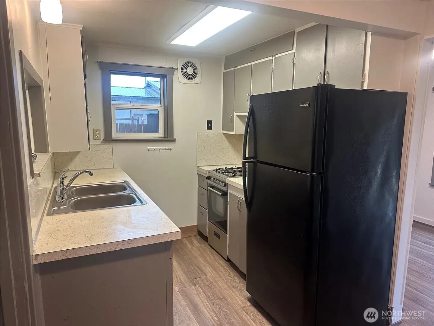 Lynden House: 117 Drayton St
