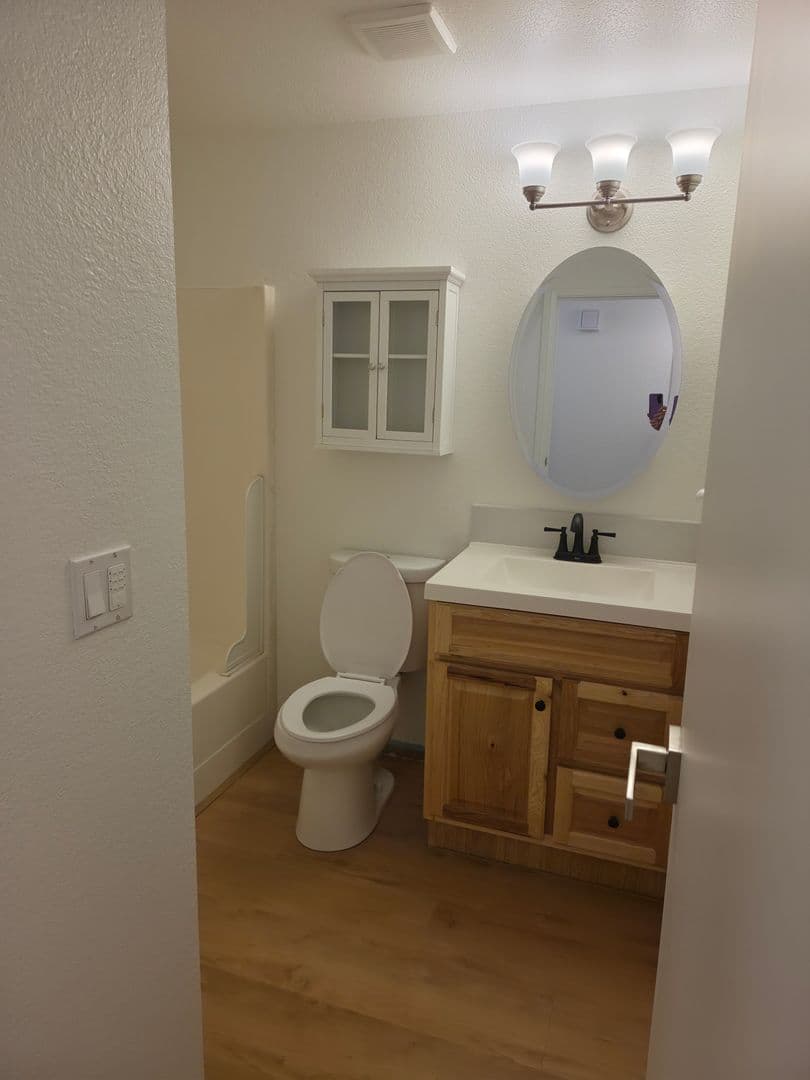 Bellingham House: 2315 Wilson Ave