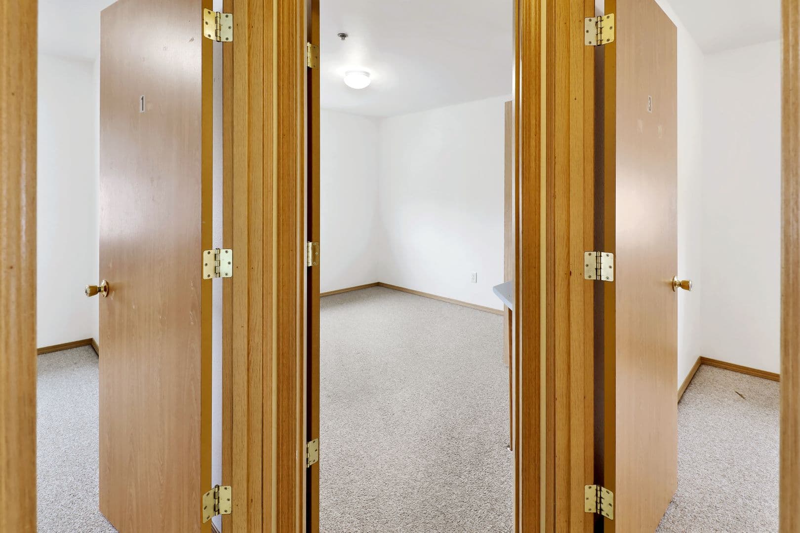 Bellingham Apartment: 1020 23rd Street