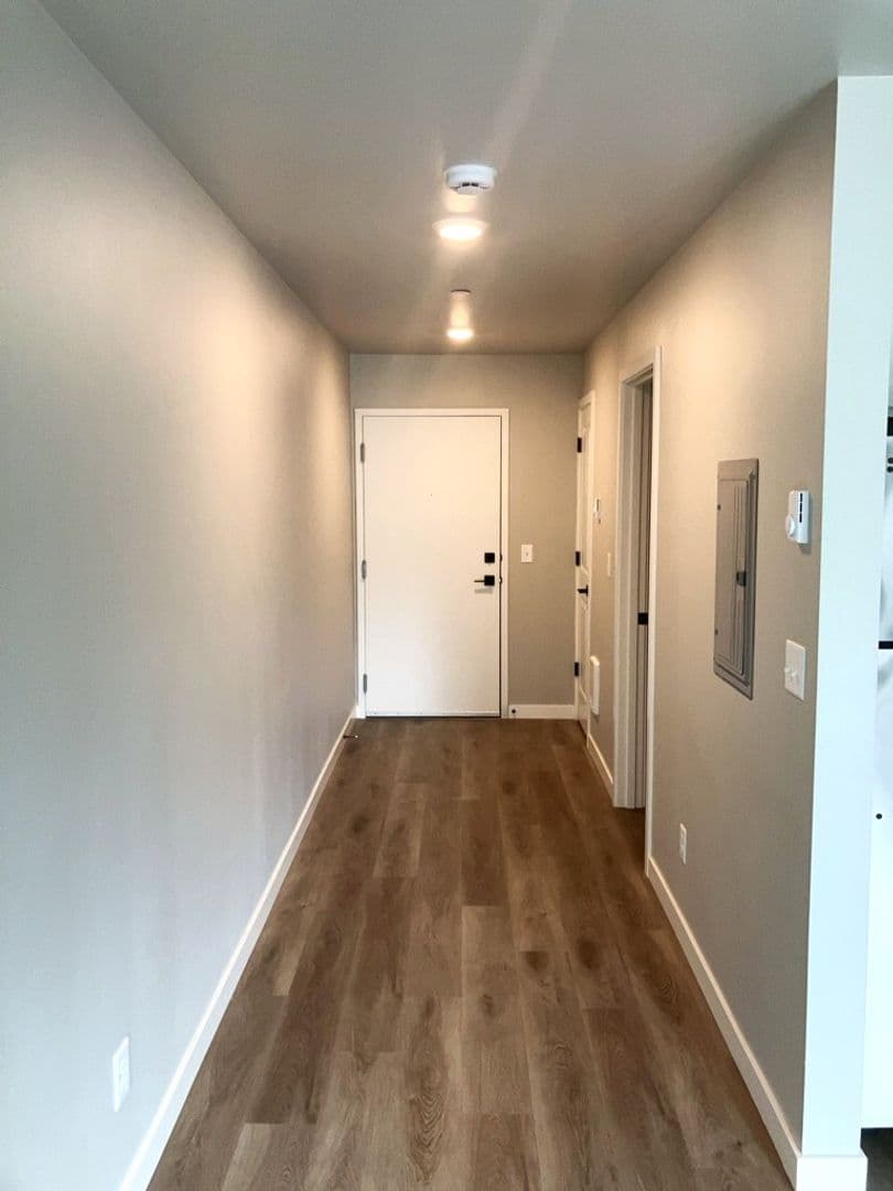 Bellingham Apartment: 4145 Britton Loop