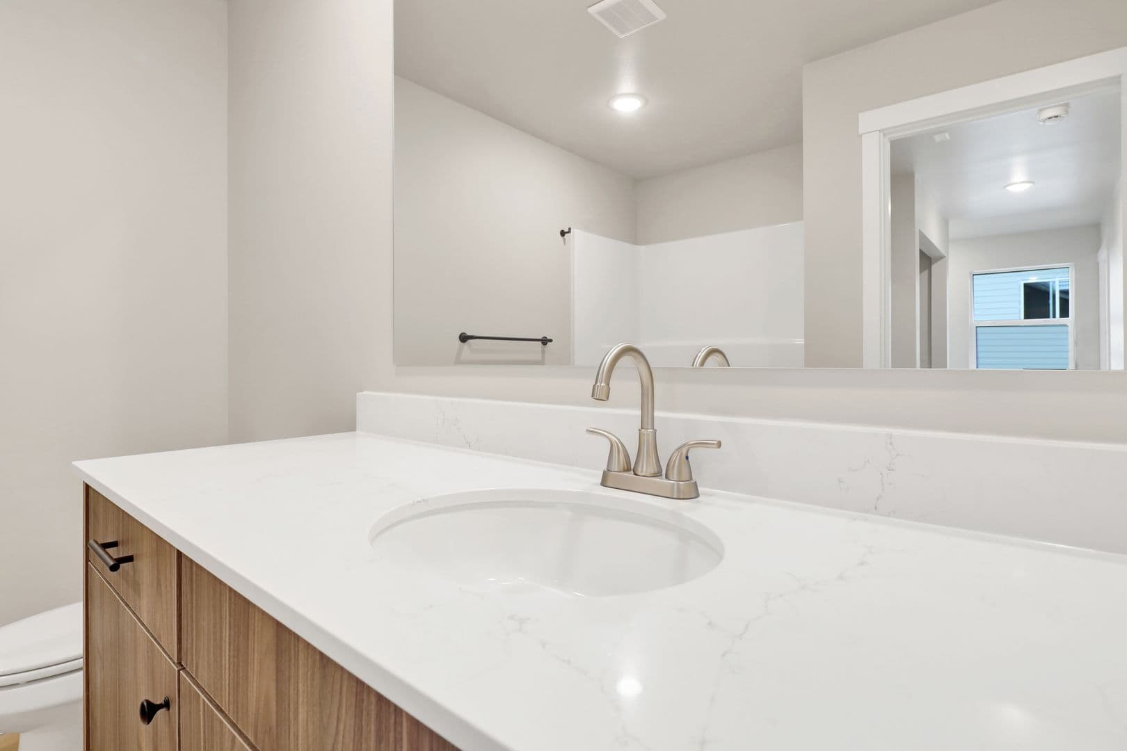 Blaine Apartment: 2966 Sweet Gum