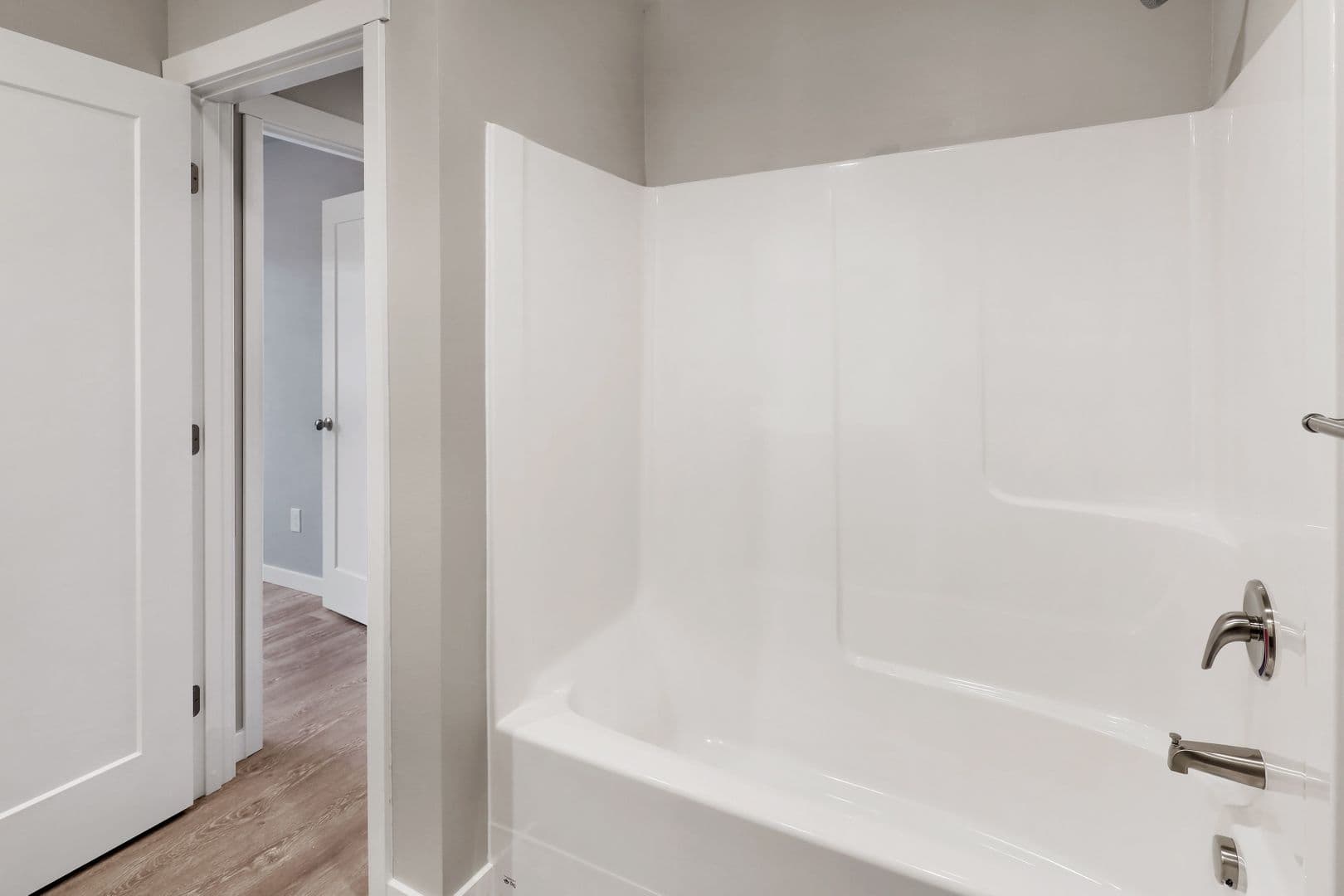 Ferndale Apartment: 1813 Eastgate Loop