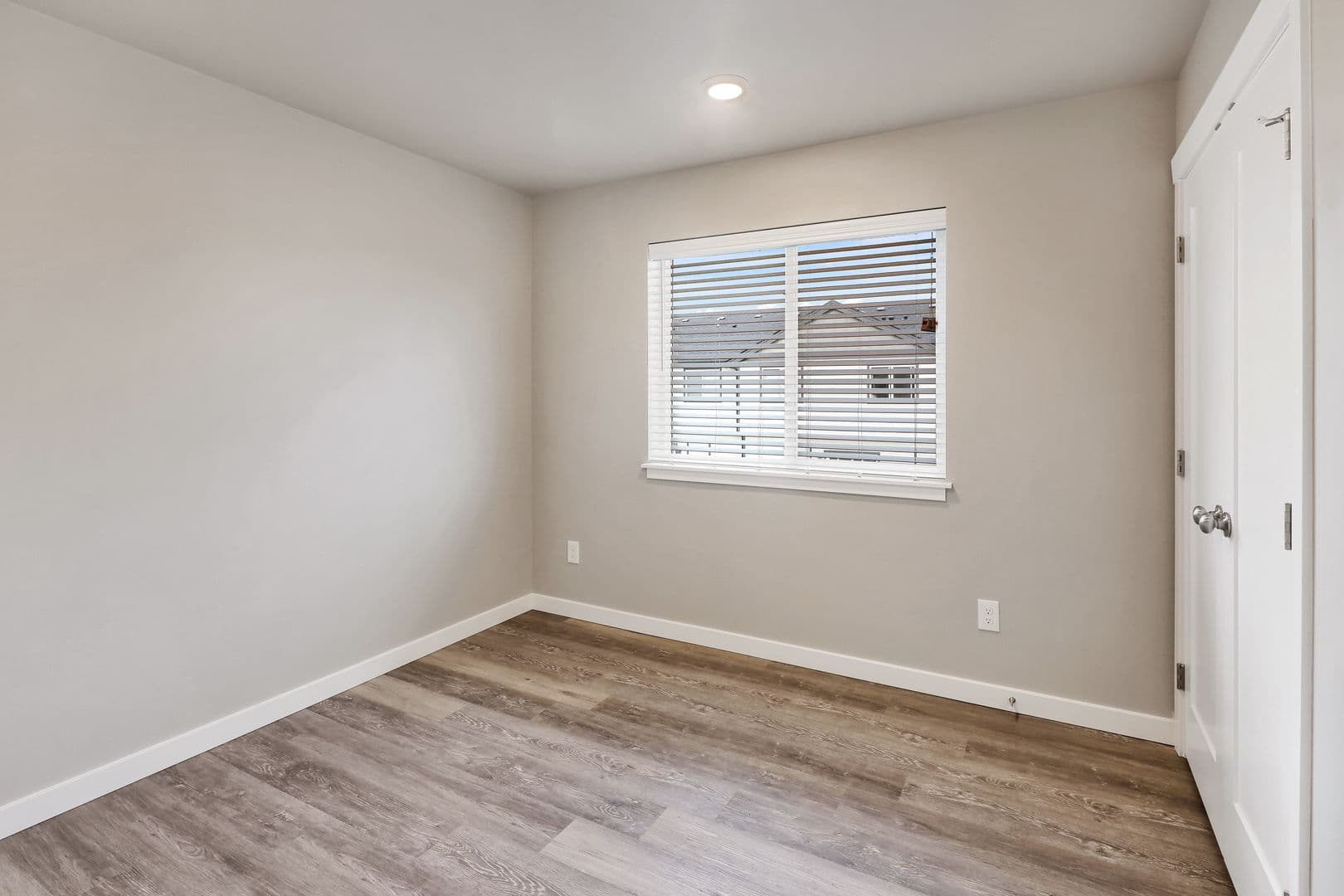 Ferndale Apartment: 1845 Eastgate Loop
