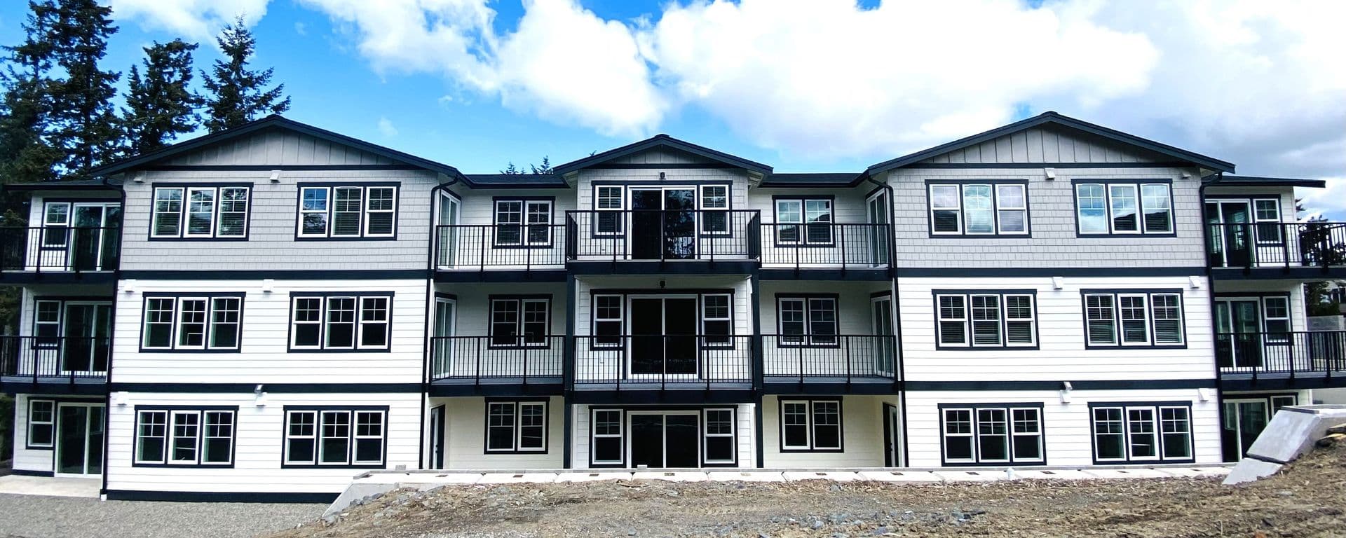 Bellingham Apartment: 4145 Britton Loop