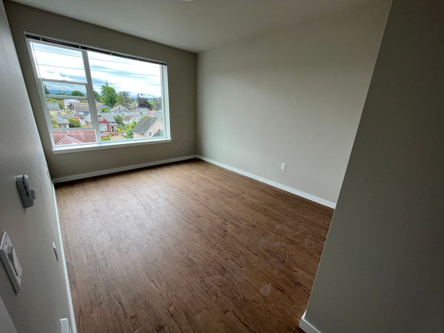 Bellingham Apartment: 2518 Meridian Street
