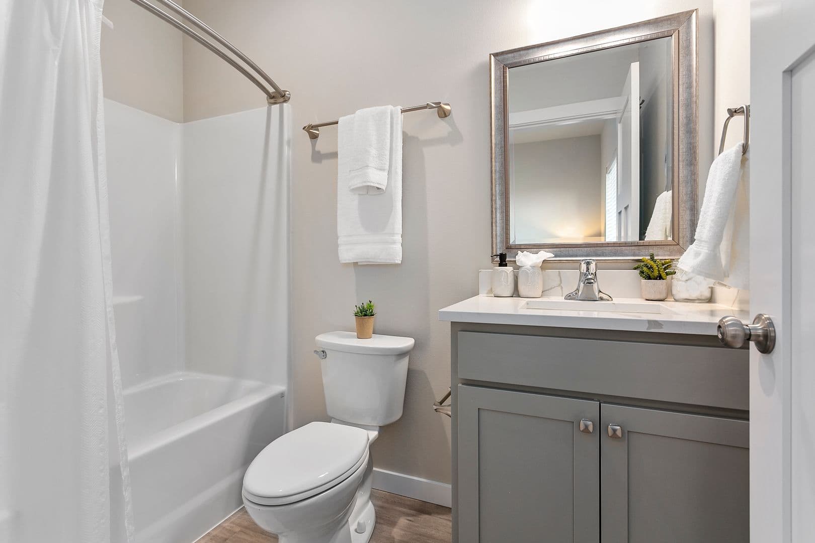 Bellingham Apartment: 4150 -4182 Track Street