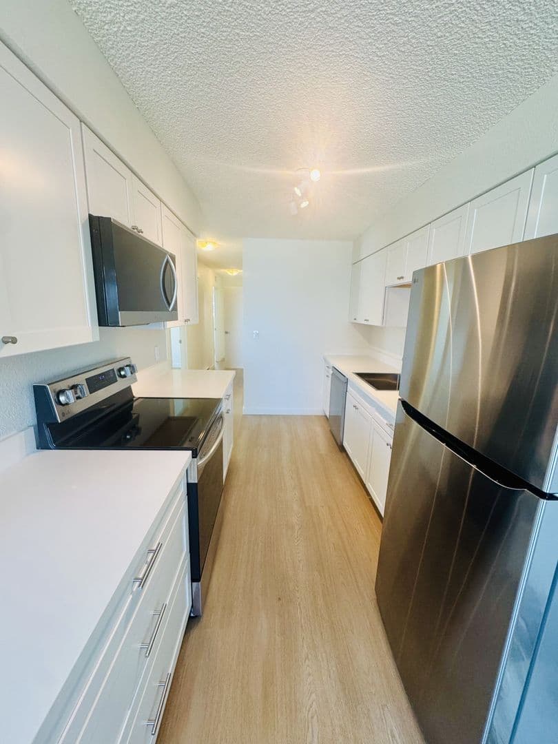 Bellingham Apartment: 490 S. State St