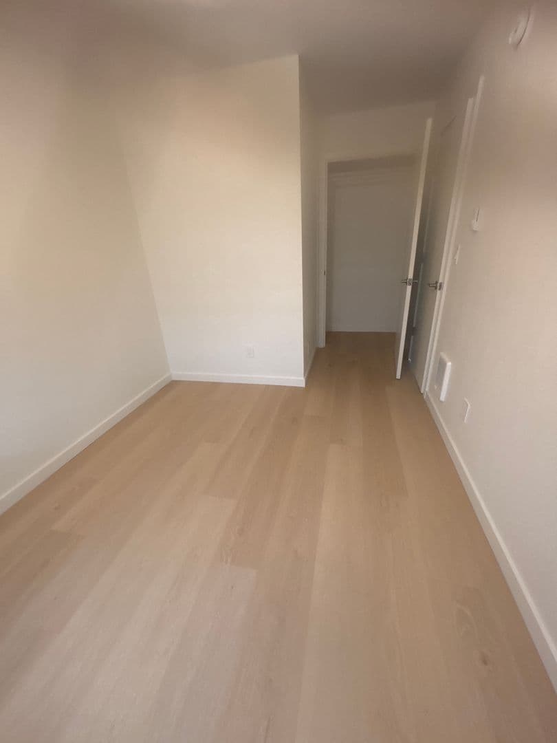 Bellingham Apartment: 490 S. State St