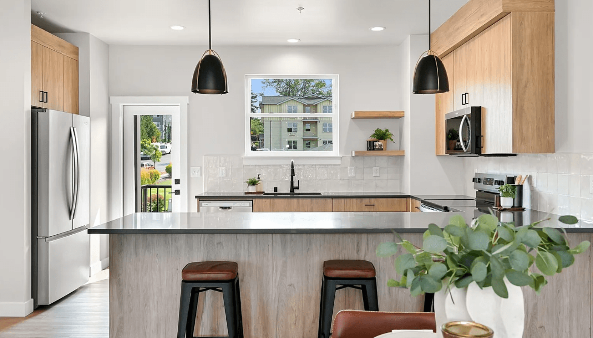 Bellingham Apartment: 217-219 Prince Ave