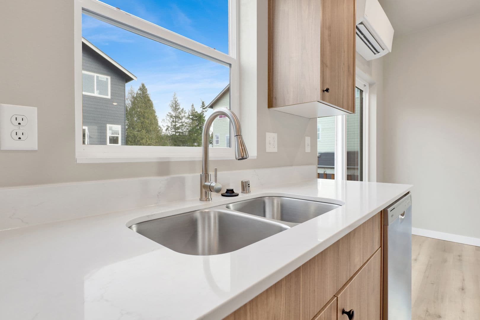 Blaine Apartment: 2722 Oleander Loop