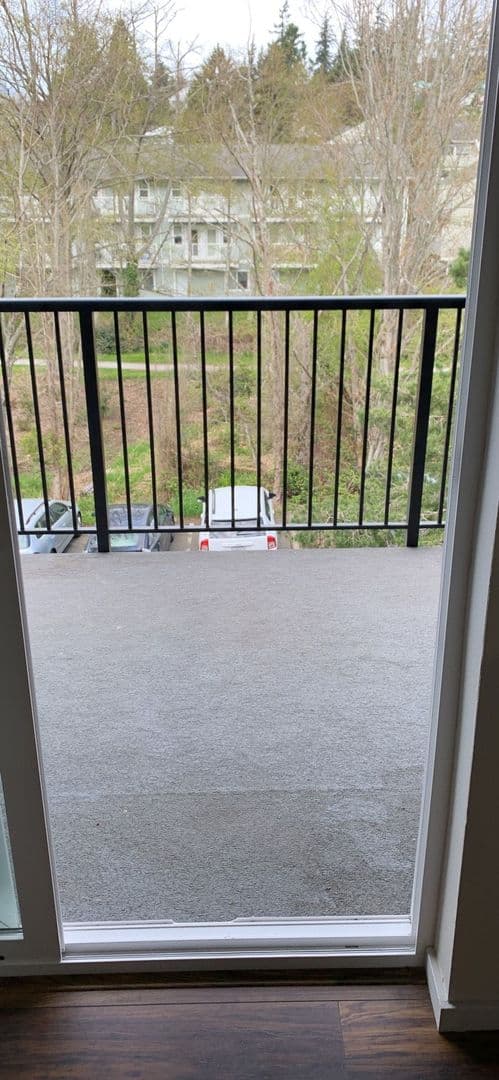 Bellingham Apartment: 2305 Douglas Avenue