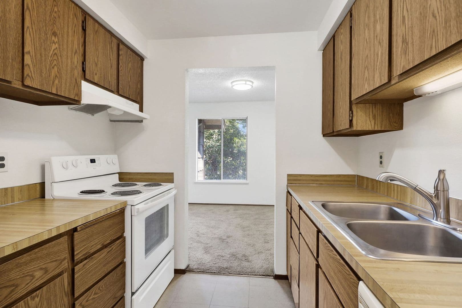 Bellingham Apartment: 316 and 320 Elwood Court