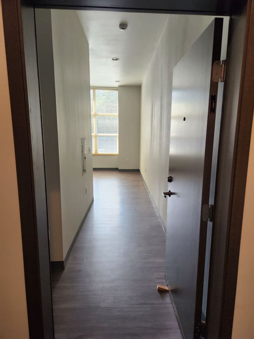 Bellingham Apartment: 1440 10th Street