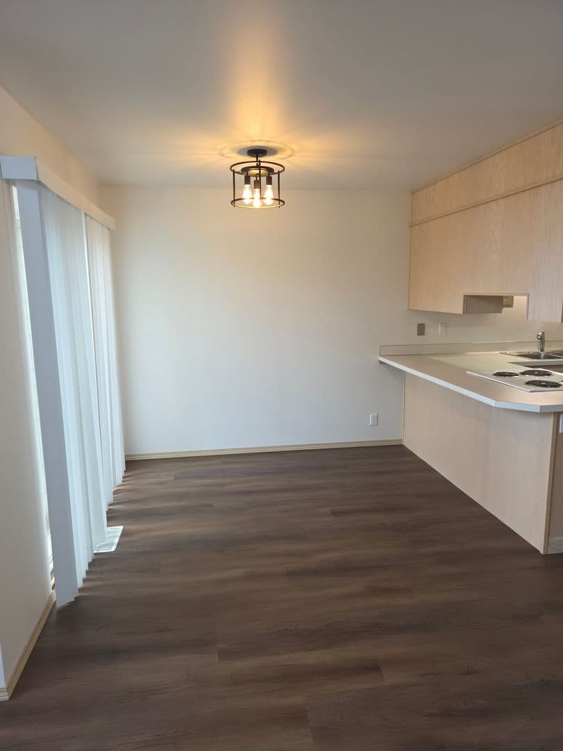 Bellingham Apartment: 2505 Kentucky