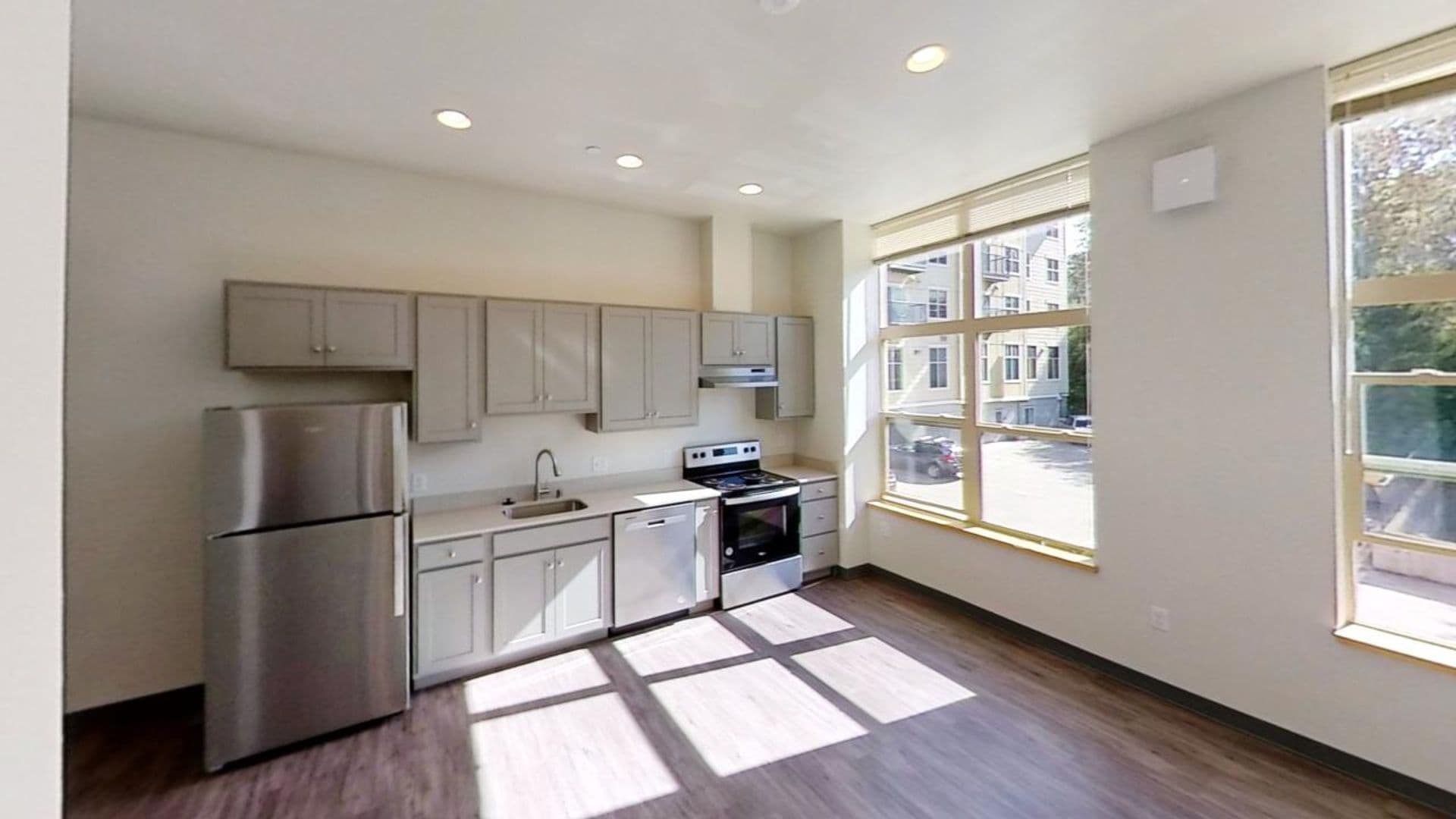 Bellingham Apartment: 1440 10th Street