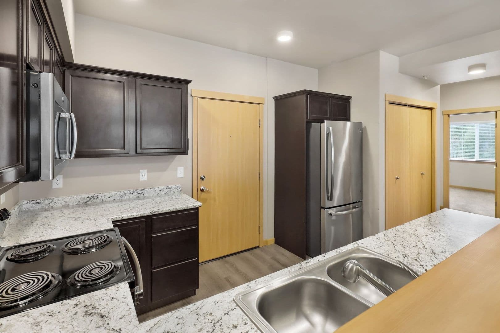 Bellingham Apartment: 541 -545 -549 E Kellogg Road