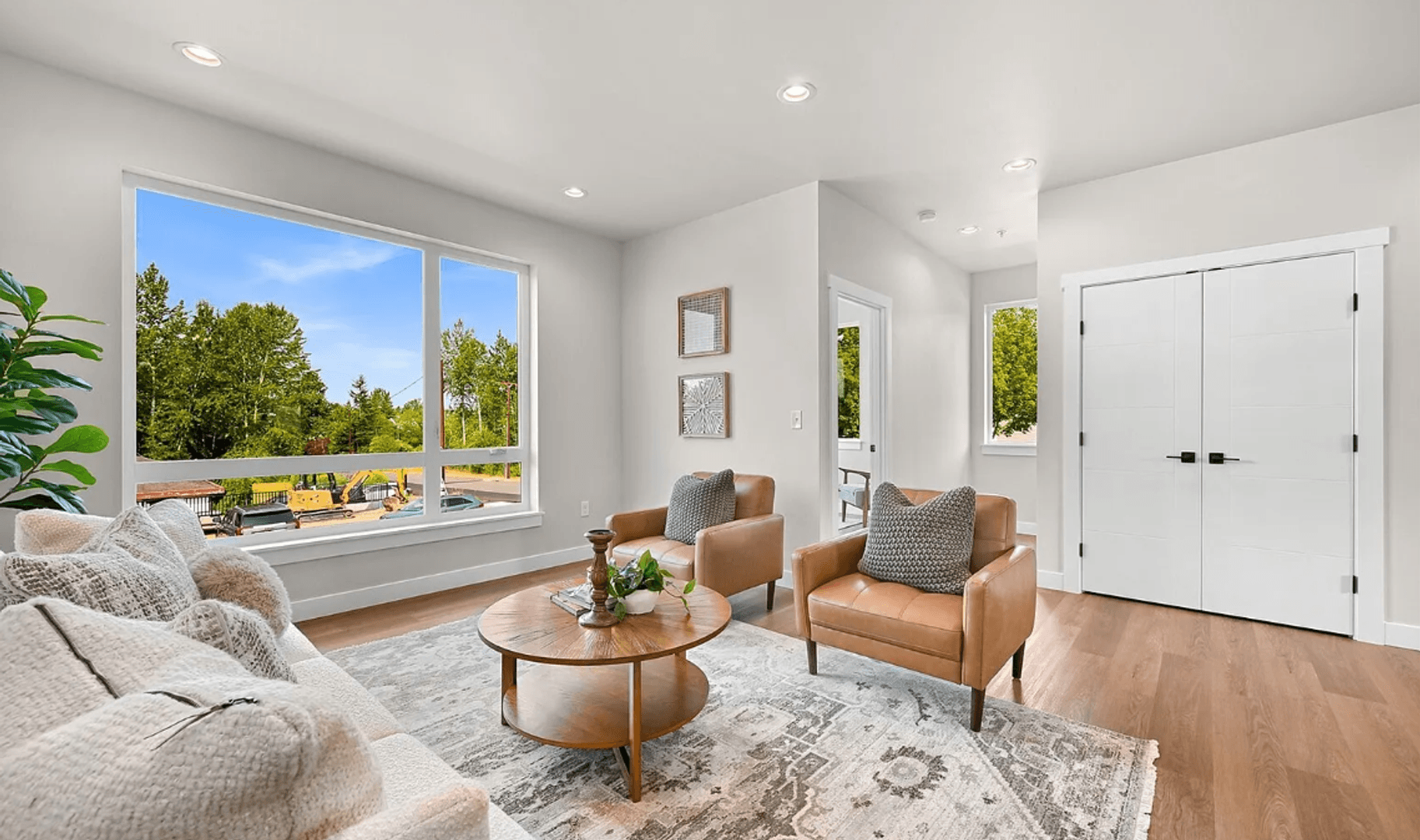 Bellingham Apartment: 217-219 Prince Ave