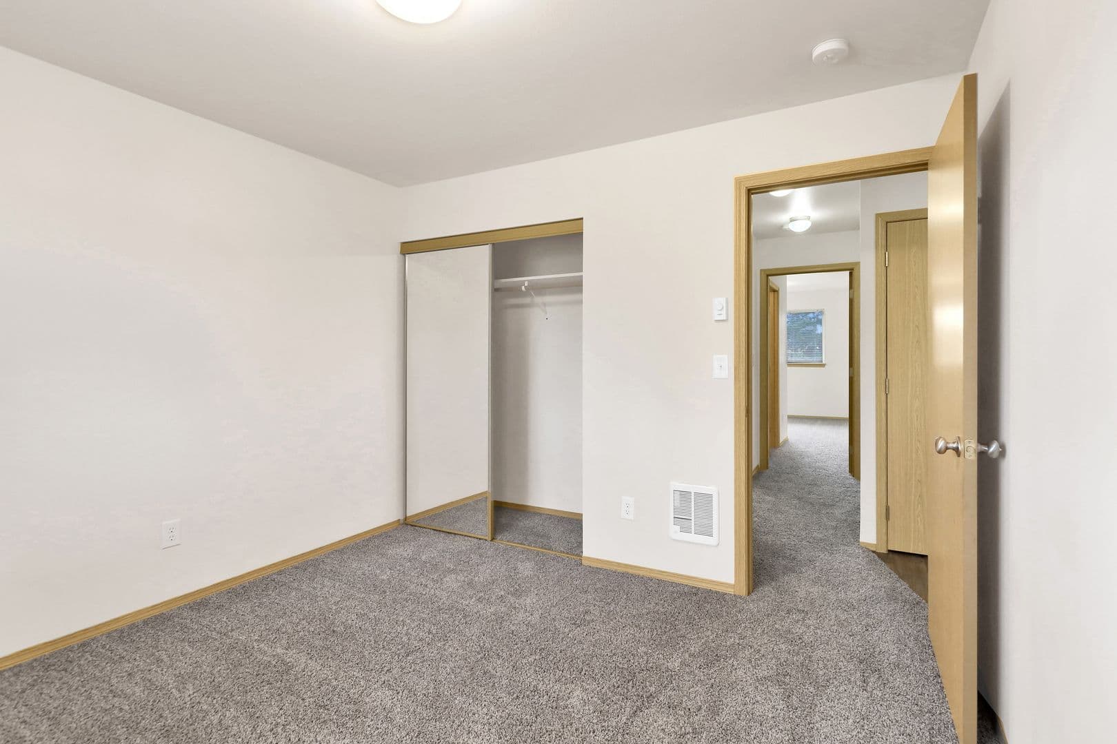 Bellingham Apartment: 2823 - 2835 W Maplewood Avenue