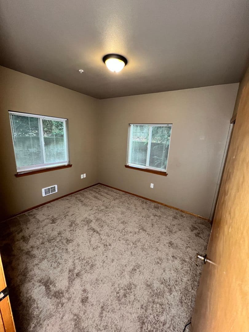 Bellingham Apartment: 1026 22nd Street