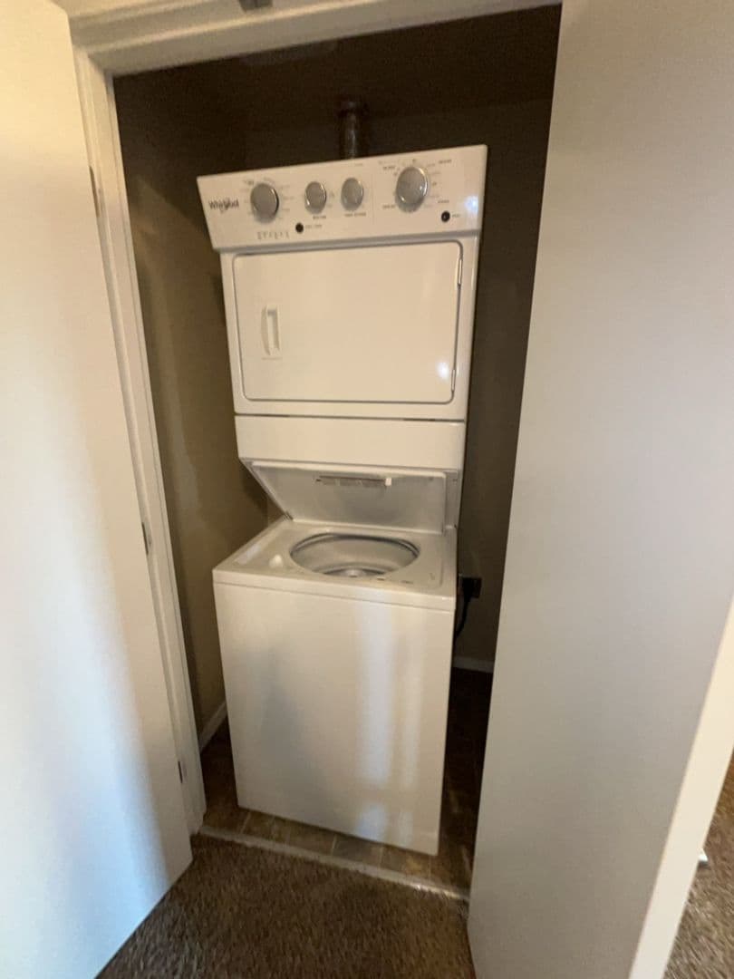 Bellingham Apartment: 1029 22nd Street
