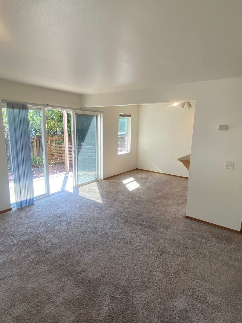 Bellingham Apartment: 1504 Alabama Street