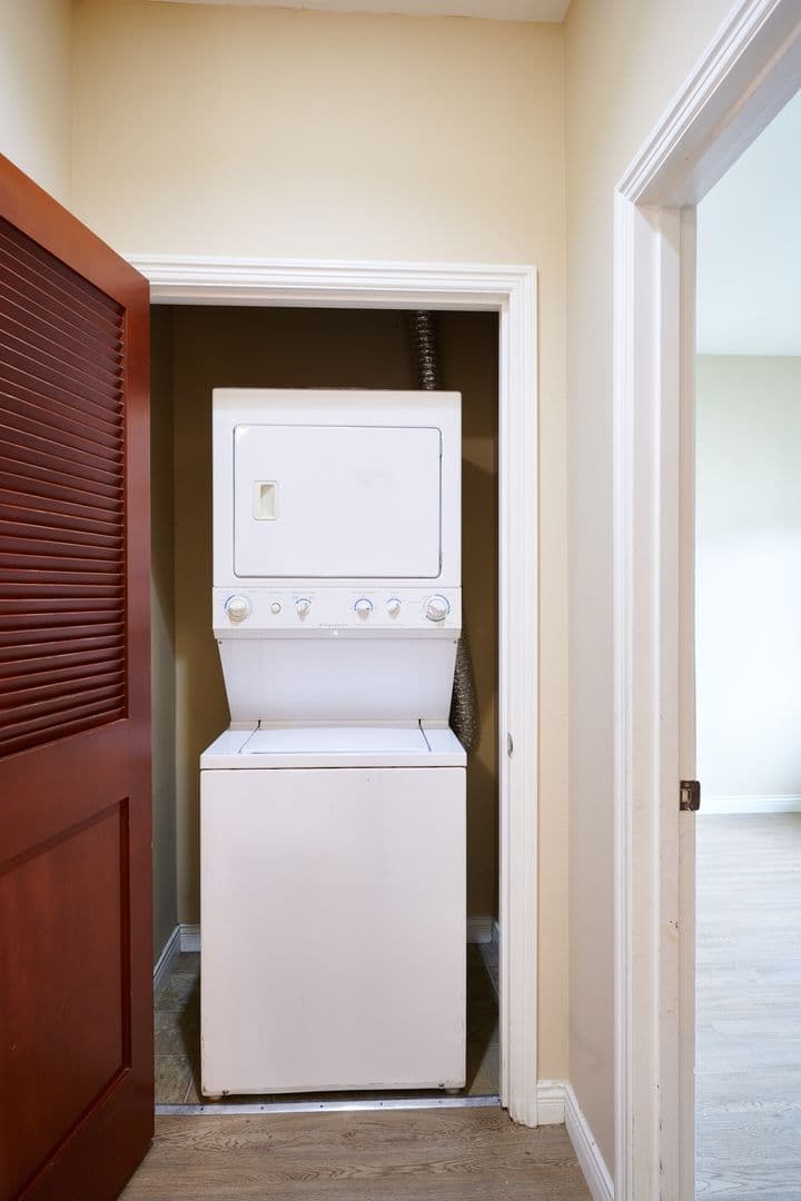 Ferndale Apartment: 2363 - 2375 Main Street