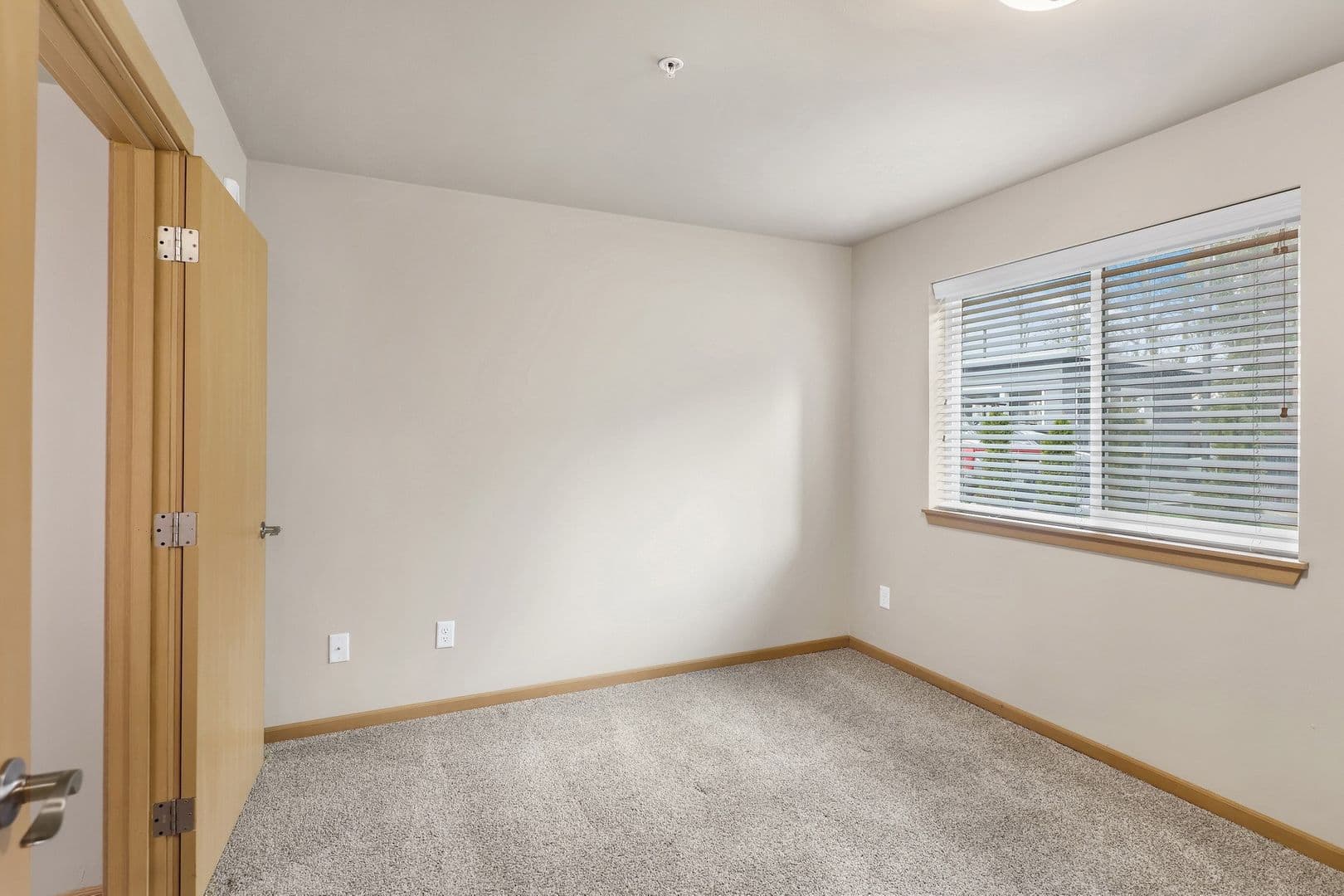 Bellingham Apartment: 541 -545 -549 E Kellogg Road