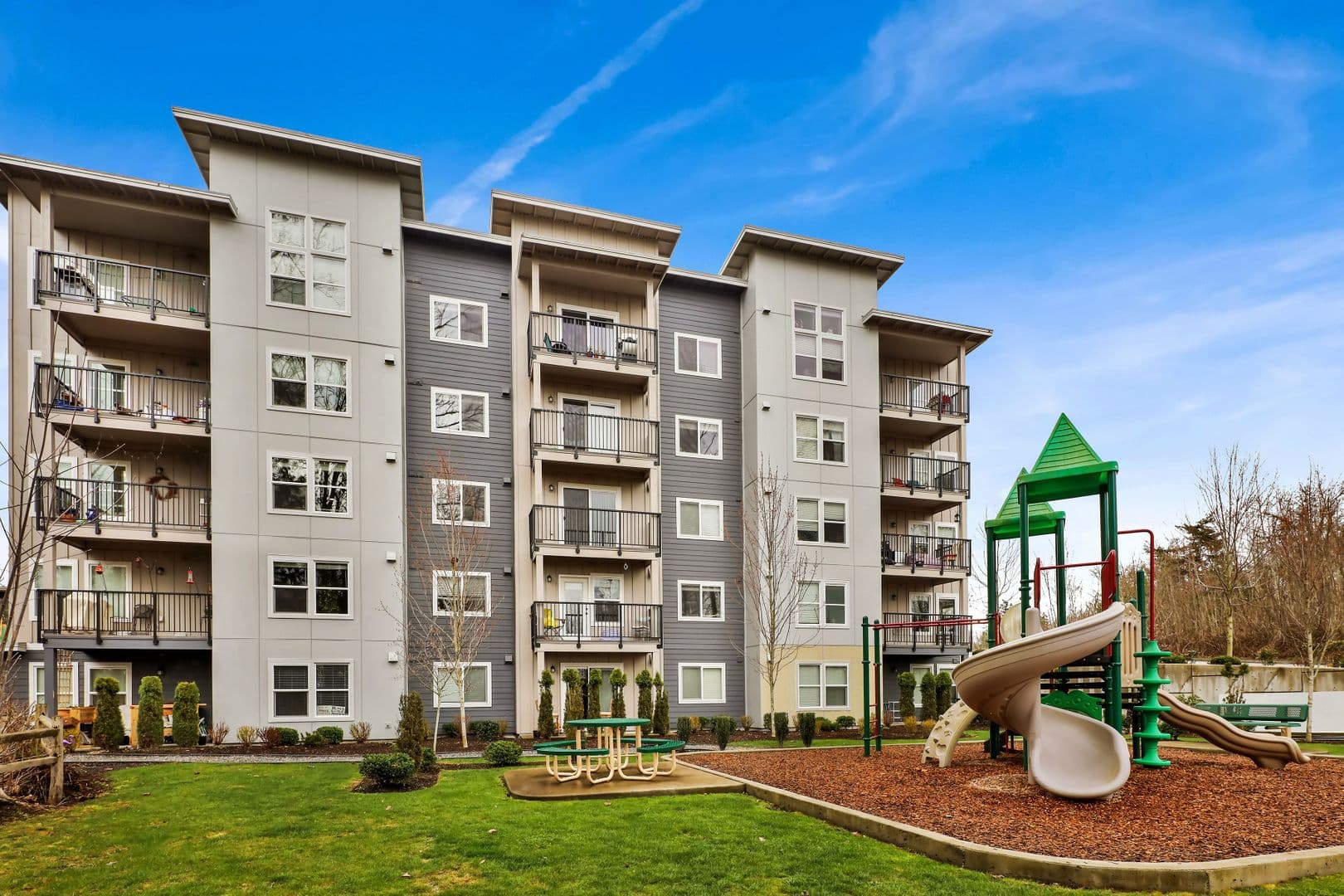 Bellingham Apartment: 541 -545 -549 E Kellogg Road