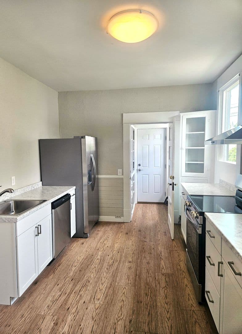 Bellingham House: 1515 12th Street - 1515