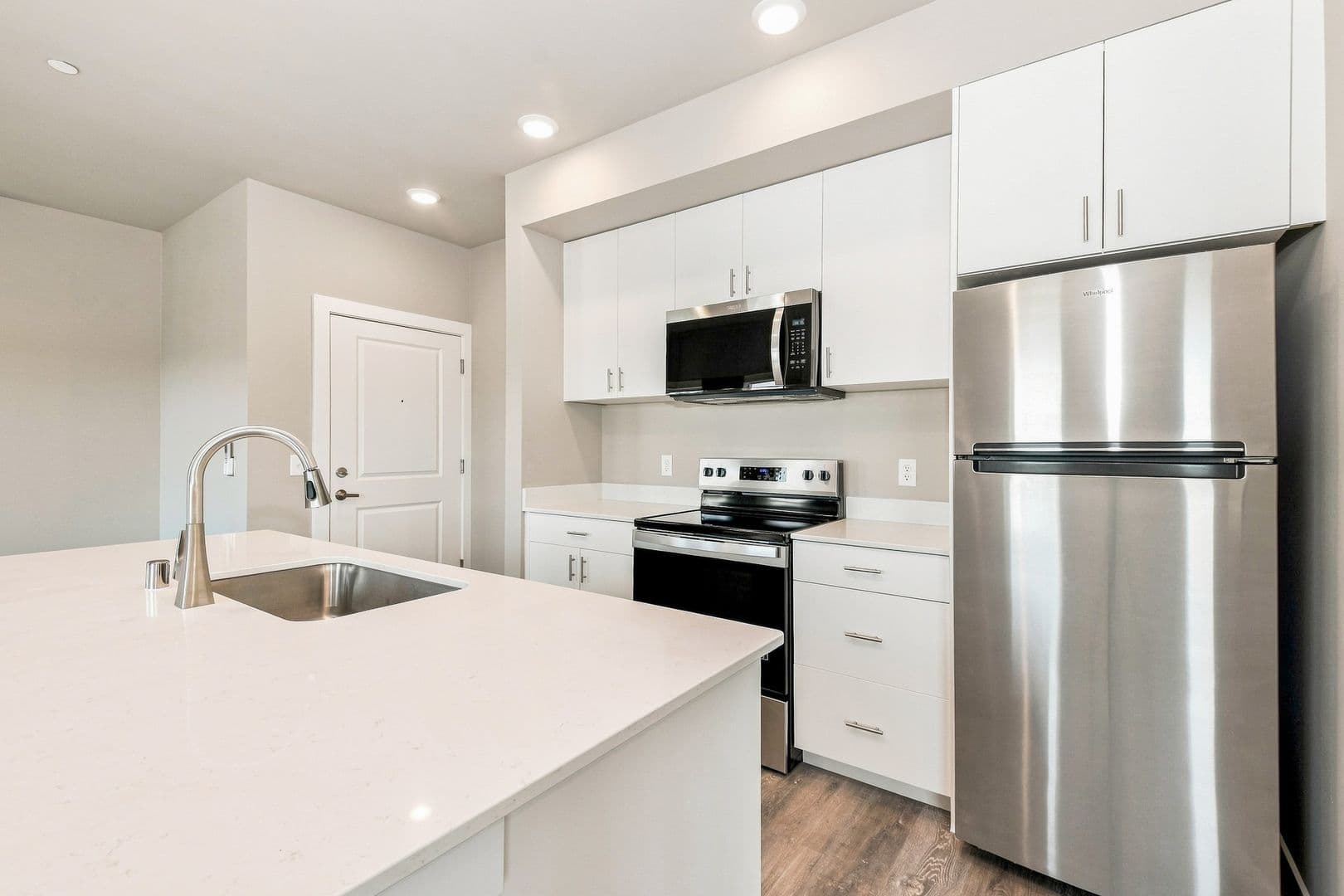 Bellingham Apartment: 2418 Verona Street