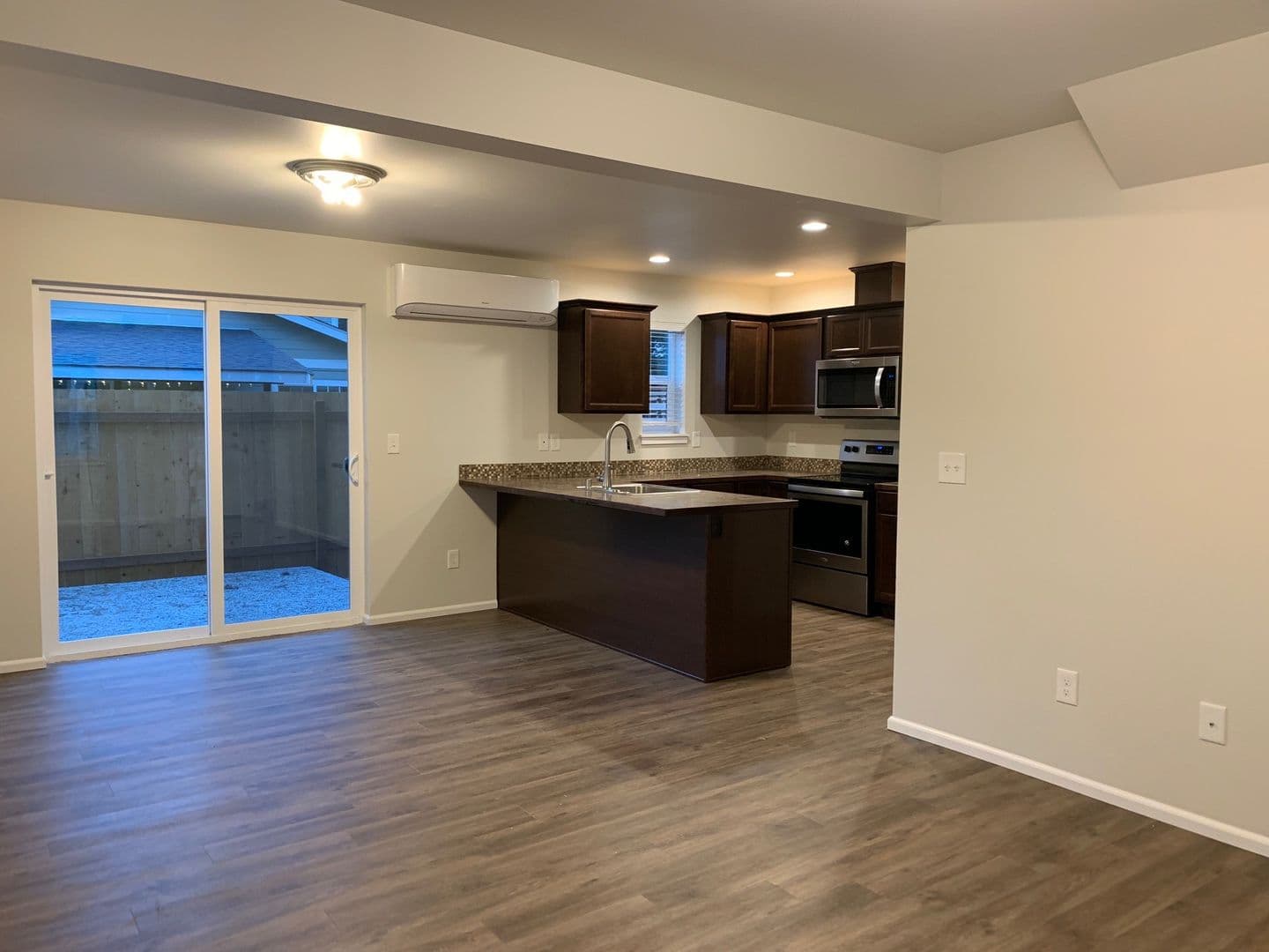 Ferndale Apartment: 1860/1862 Trigg Rd