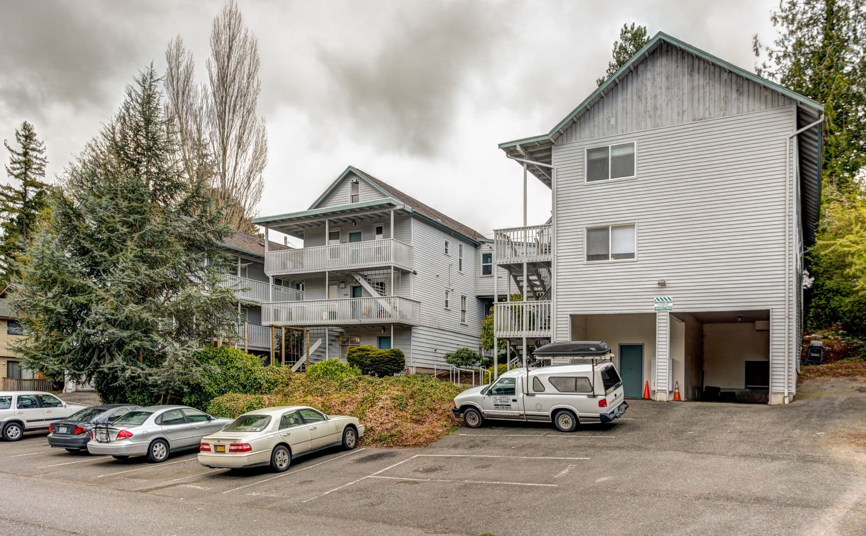 Bellingham Apartment: 907 21st St