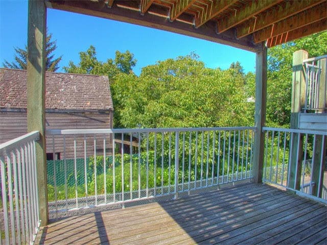 Bellingham Apartment: 1020 23rd Street