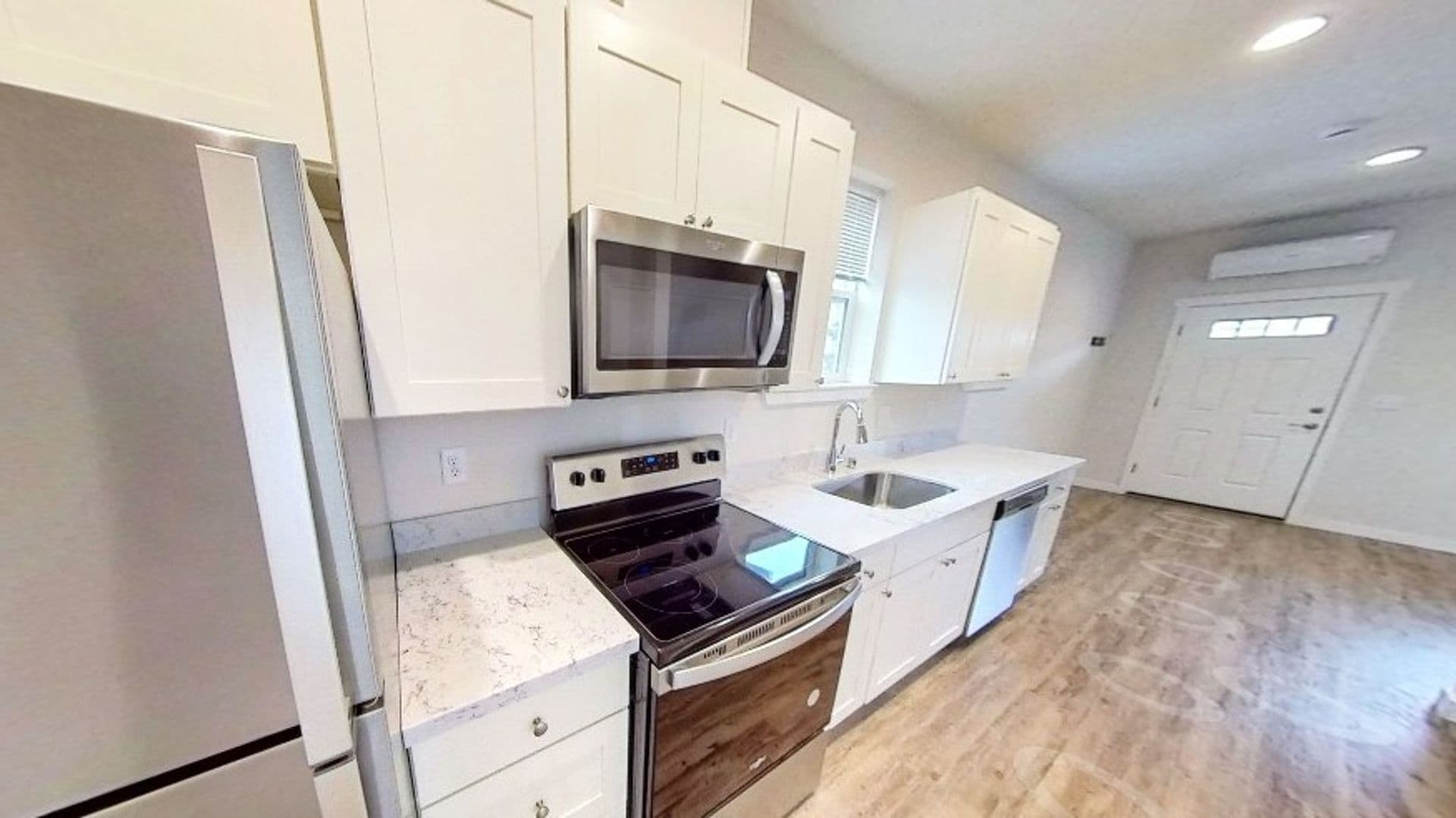 Bellingham Apartment: 201-273 Tull Court