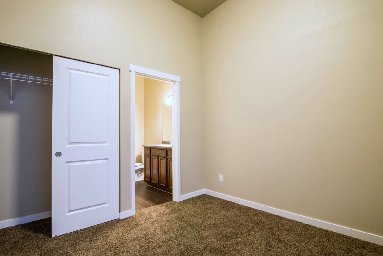 Bellingham Apartment: 1610 J St