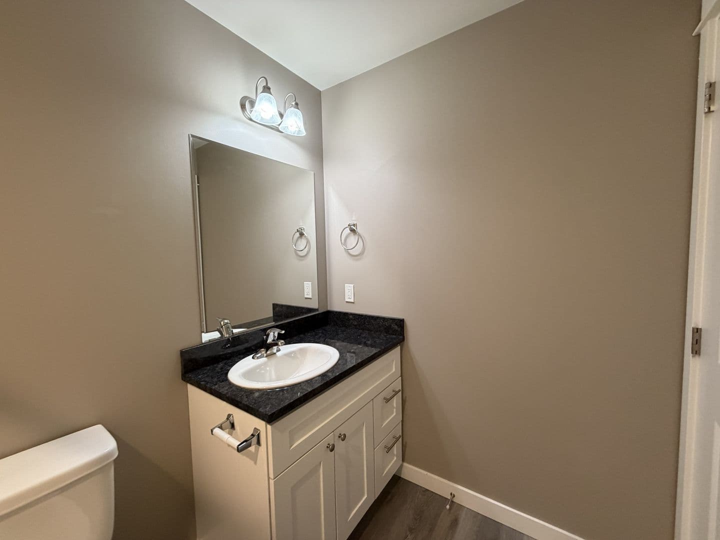 Bellingham Apartment: 109 Samish Way & 112 37th Street