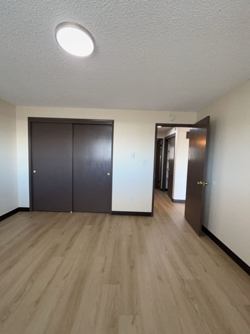 Lynden Apartment: 600 Drayton Street