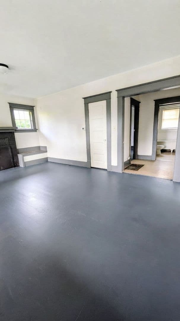 Bellingham House: 1740 Dakin Street