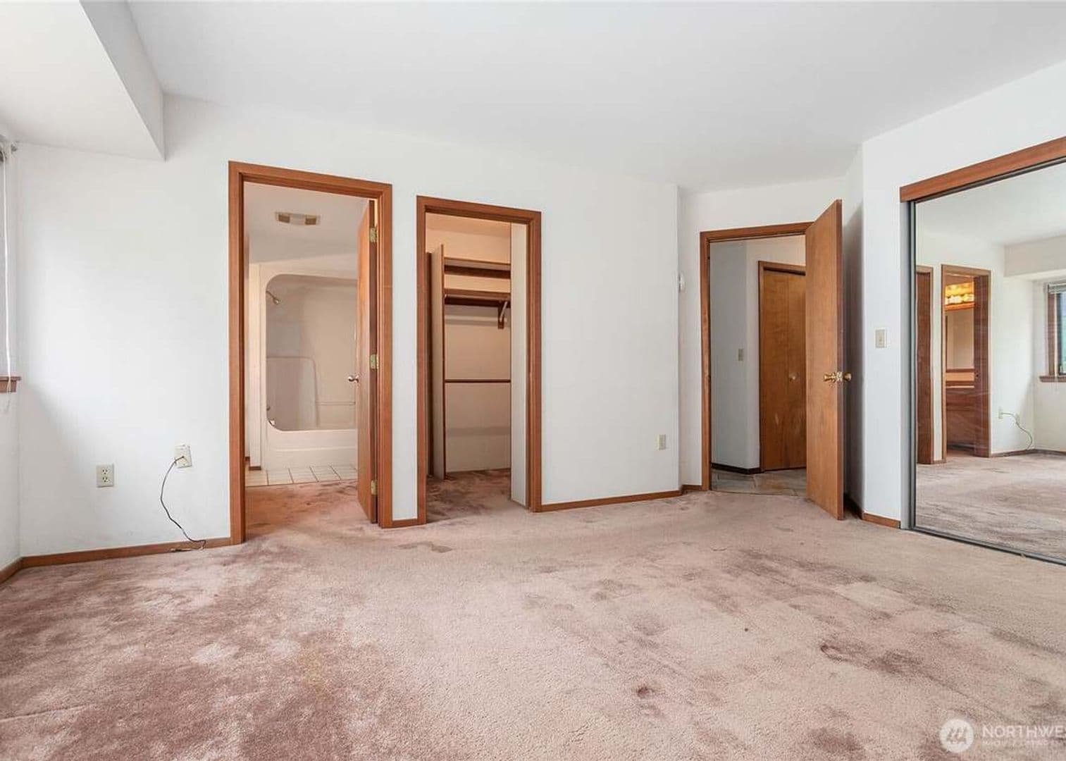 Bellingham House: 2526 Vining St
