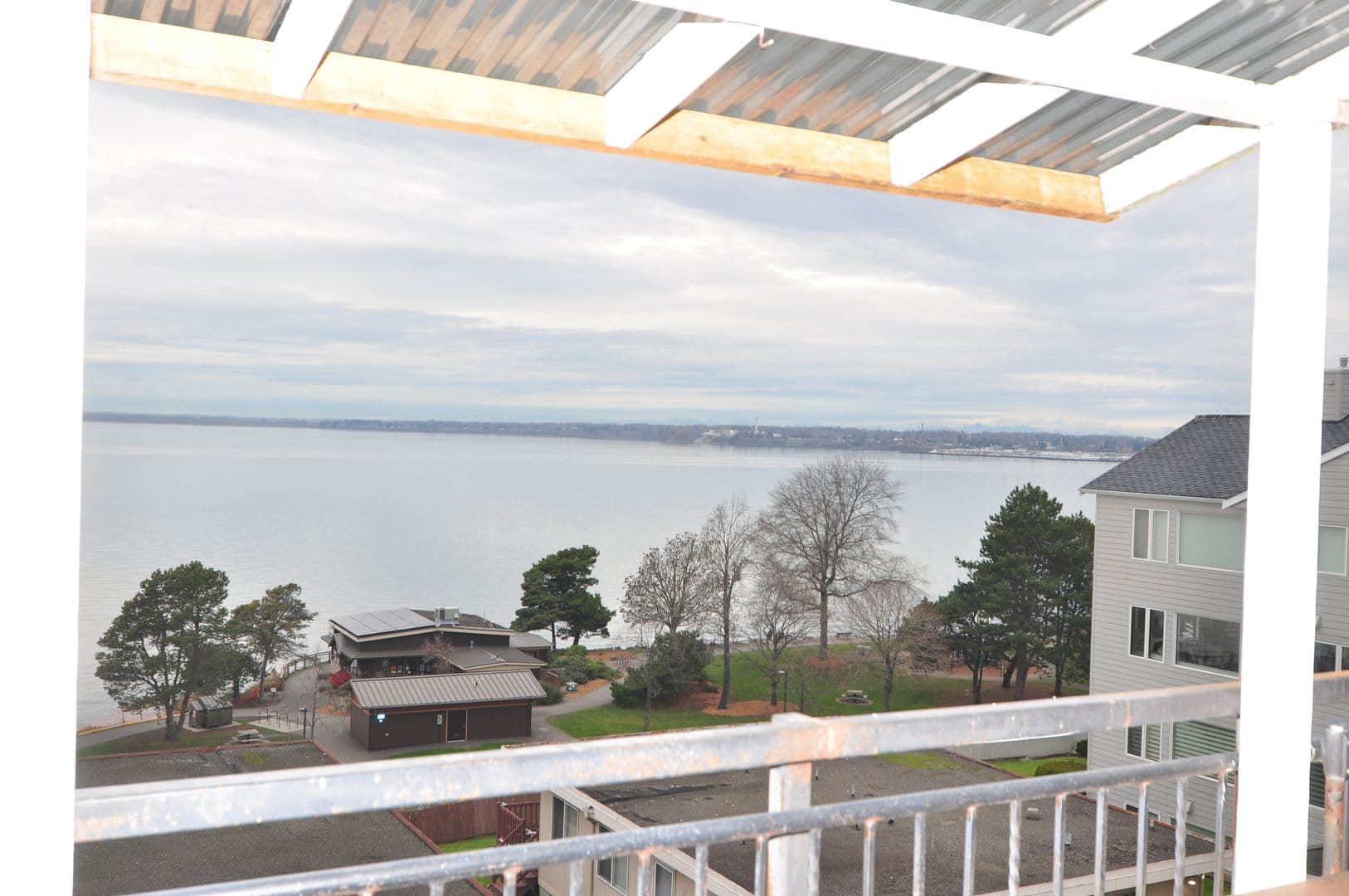 Bellingham Apartment: 490 S. State St