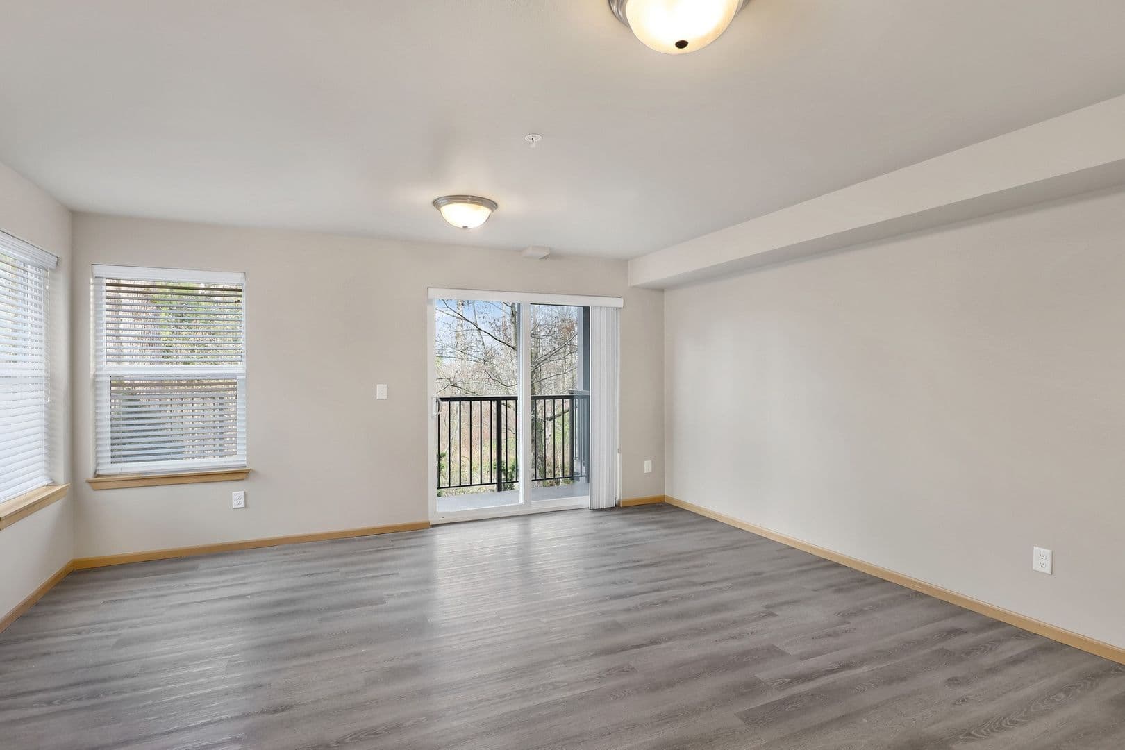 Bellingham Apartment: 541 -545 -549 E Kellogg Road