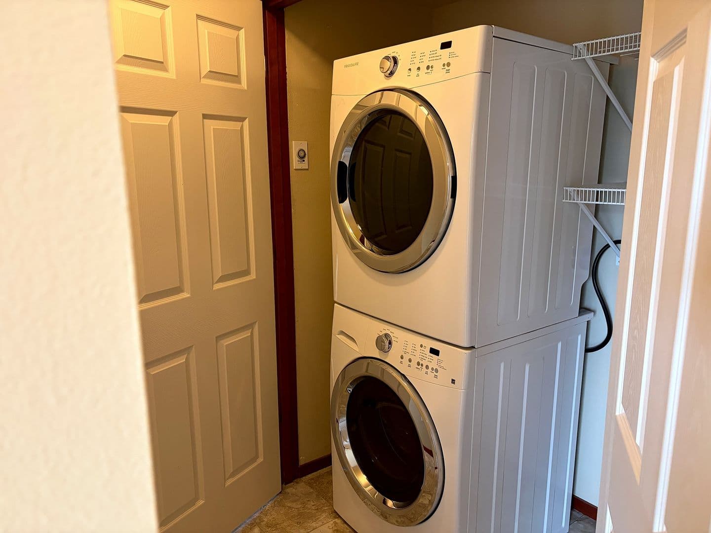 Bellingham Apartment: 2011 Knox