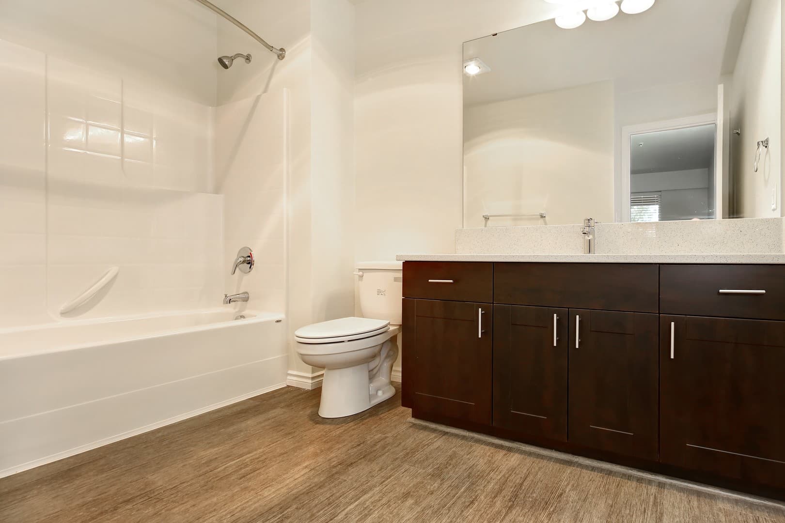 Lynden Apartment: 8881-8885 Depot Rd