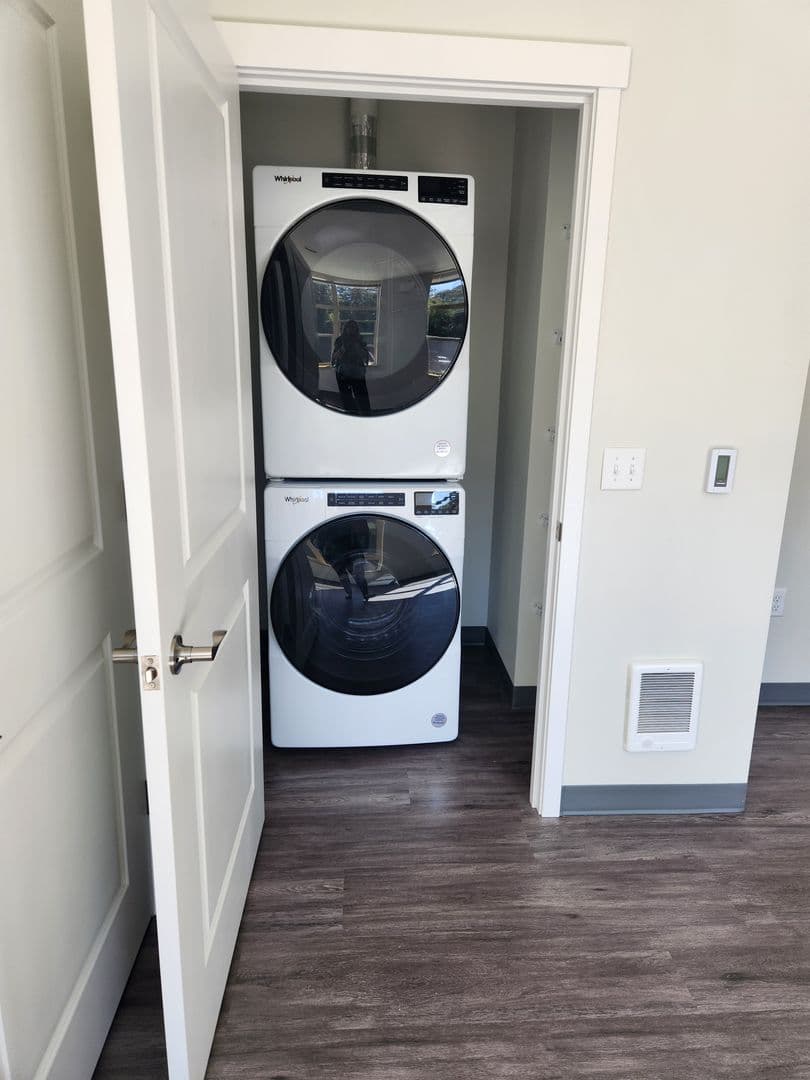 Bellingham Apartment: 1440 10th Street
