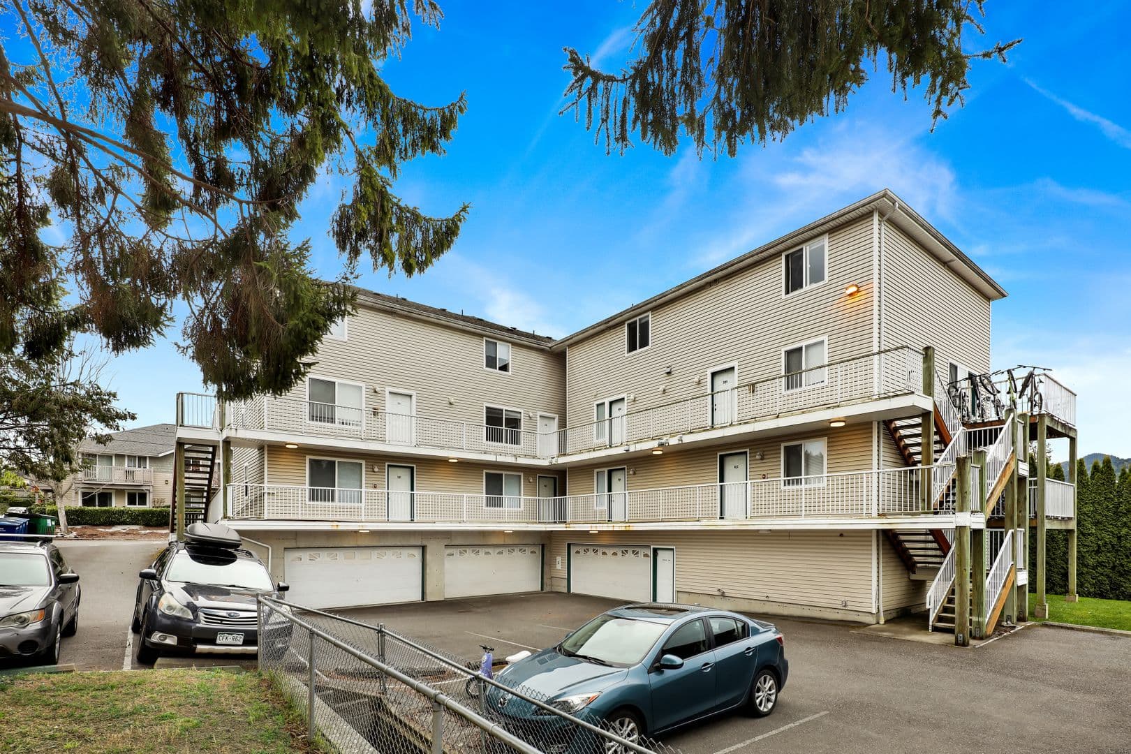 Bellingham Apartment: 1020 23rd Street