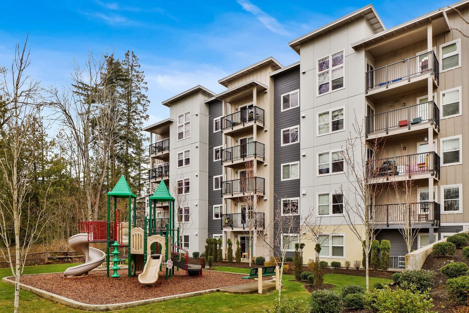 Bellingham Apartment: 541 -545 -549 E Kellogg Road