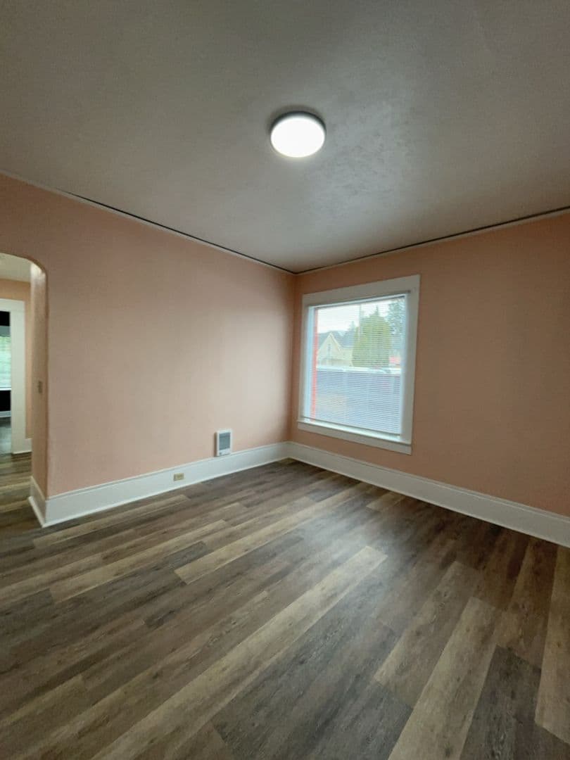 Bellingham House: 2006 J Street
